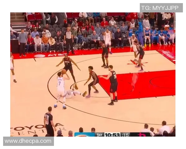 火箭队与爵士队激战正酣NBA精彩对决引发球迷热议