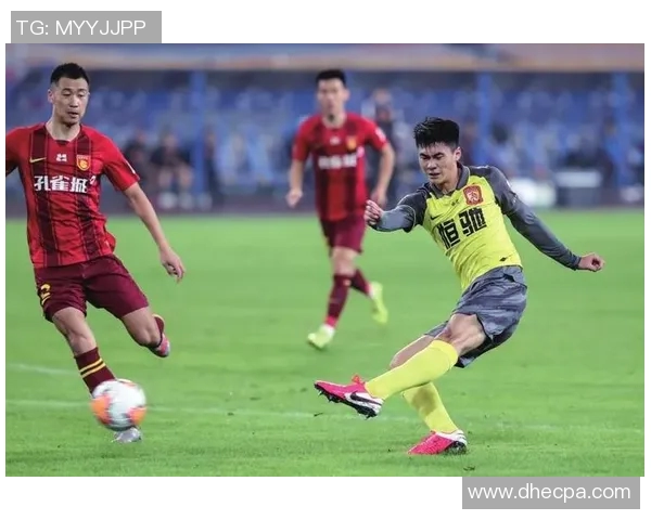 广州恒大与河北华夏的巅峰对决展现中超联赛的激烈竞争与精彩瞬间